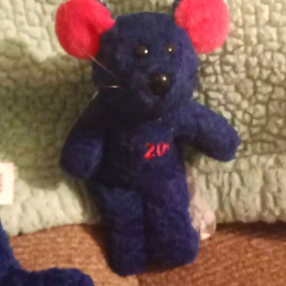 🩷Avon Vintage Full O' Beans Cheesecake The Mouse & Mini Keychain 2000 - Picture 2 of 5